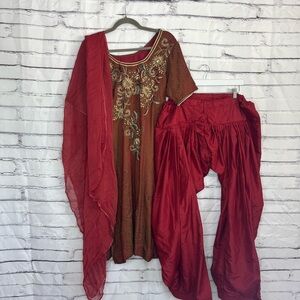 Vintage 1980s Rust Red Salwar Kameez Set Gold Embroidery M Traditional Indian